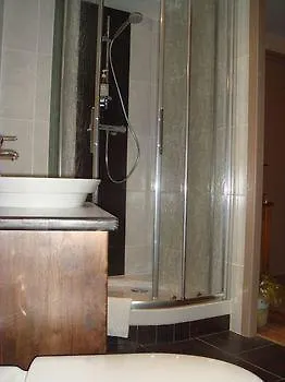Logis Hotel Restaurant L'Auberge Du Chateau Muret-le-Château 3*,  フランス