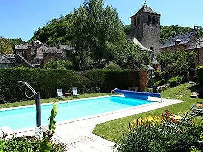 Logis Hotel Restaurant L'Auberge Du Chateau Muret-le-Château