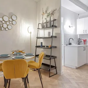 Superbe Pour 4p Proche Arc De Triomphe Appartement Paris