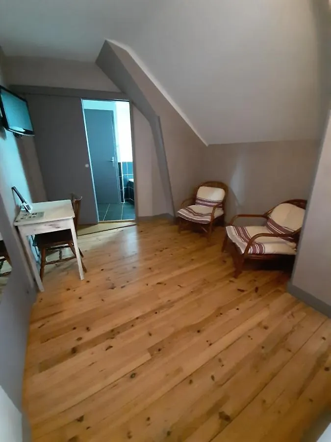 Logis Hotel Restaurant L'Auberge Du Chateau Muret-le-Château