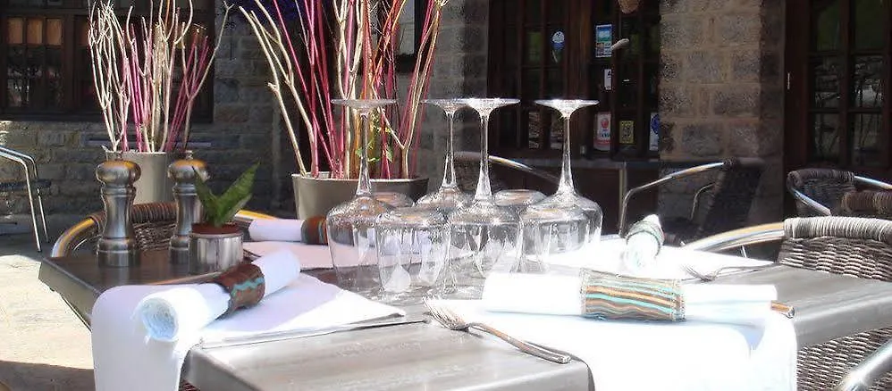 Logis Hotel Restaurant L'Auberge Du Chateau Muret-le-Château