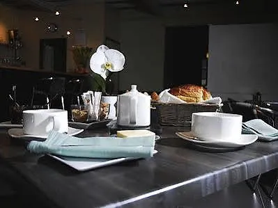 Logis Hotel Restaurant L'Auberge Du Chateau Muret-le-Château